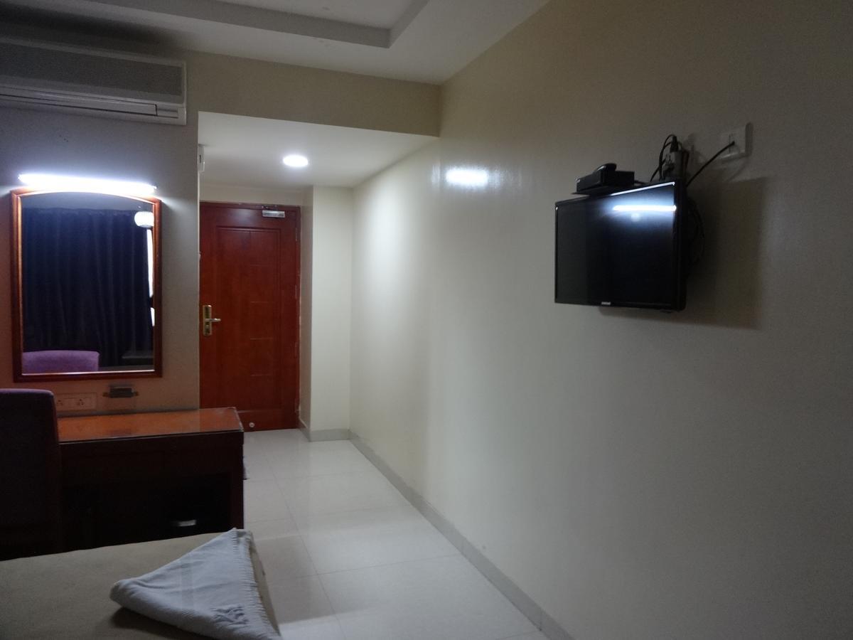 Hotel Shrivalli Residency Chennai Exterior photo